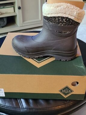 Muck Boot Company Women's Size 5 Fits Youth Size 3 Insulated Winter Boot